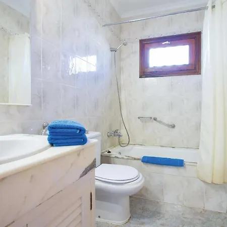 Puerto Del Carmen Sleeps 6 Air Con Wifi